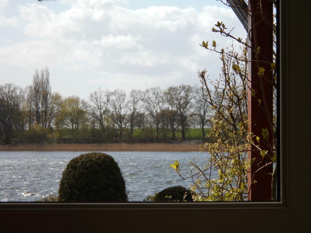 Bungalow Idylle Am See Neuruppin Exteriér fotografie
