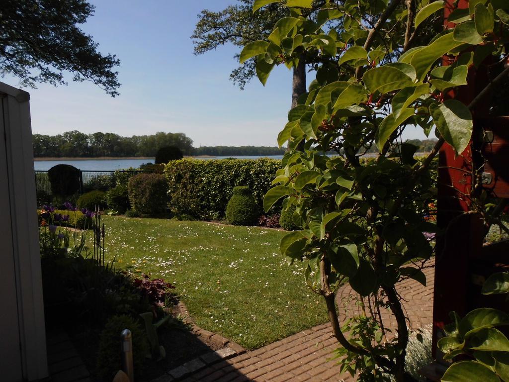 Bungalow Idylle Am See Neuruppin Exteriér fotografie